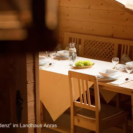Landhaus Schloss Anras Exterior foto